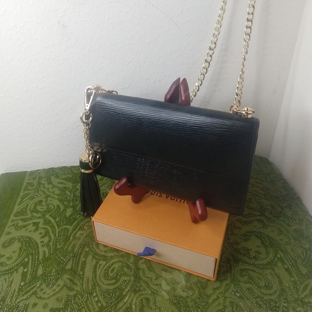 Louis Vuitton International Wallet Epi